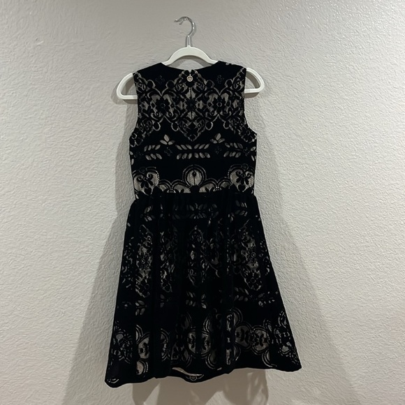 Tommy Hilfiger Women's Velvet Lace Fit & Flare Dress (6, Black) - Picture 3 of 7